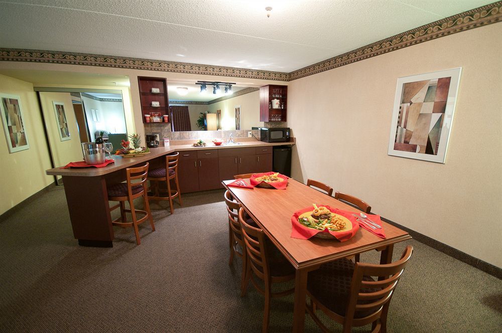 Canad Inns Destination Centre Club Regent Casino Hotel Winnipeg Extérieur photo
