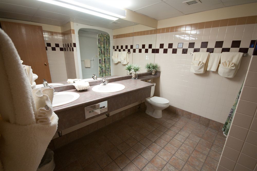 Canad Inns Destination Centre Club Regent Casino Hotel Winnipeg Extérieur photo
