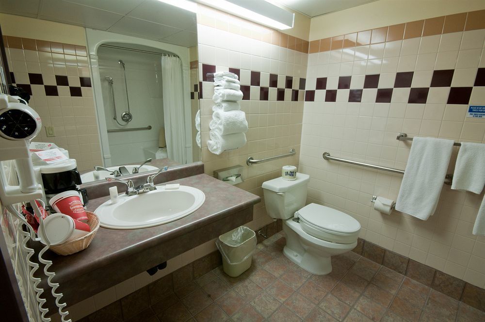 Canad Inns Destination Centre Club Regent Casino Hotel Winnipeg Extérieur photo